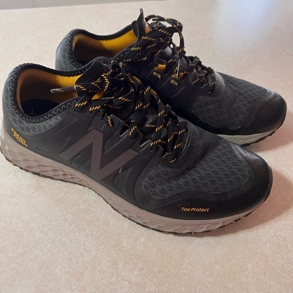 Men’s size 10 New Balance Fresh Foam Trail Shoe
